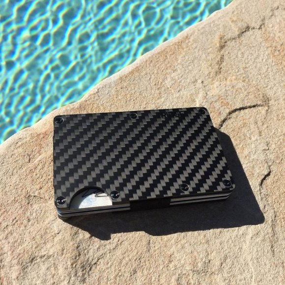 Front Pocket Carbon Fibre Cardholder & Money Clip - Picture 10 of 10